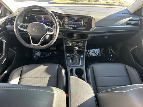 Used 2024 Volkswagen Jetta SE image 14