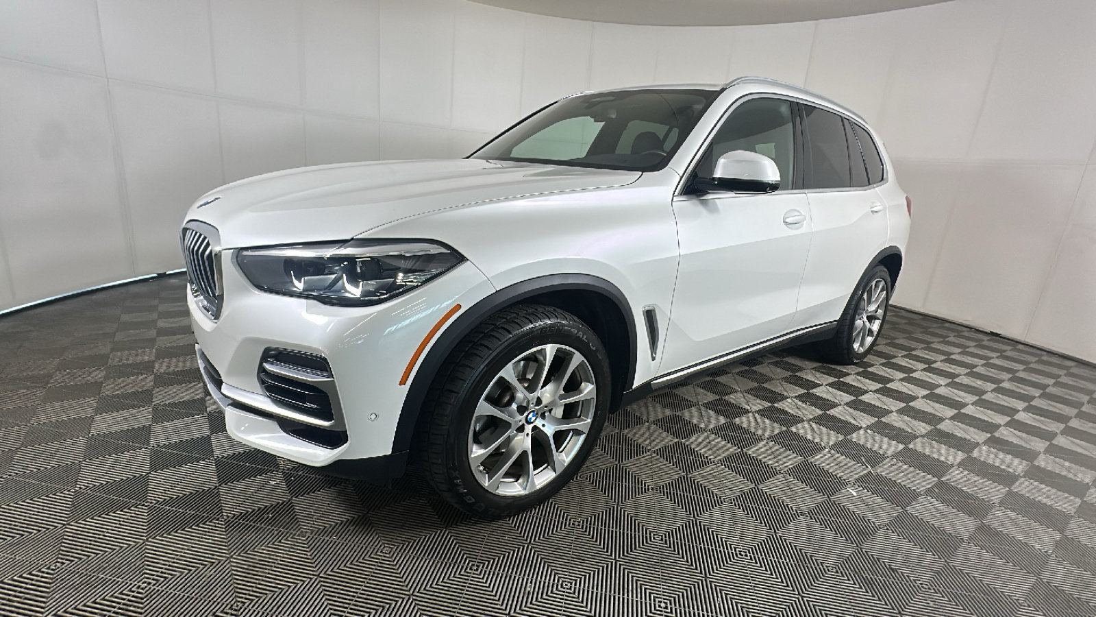 Used 2023 BMW X5 xDrive40i AWD/4WD image 8