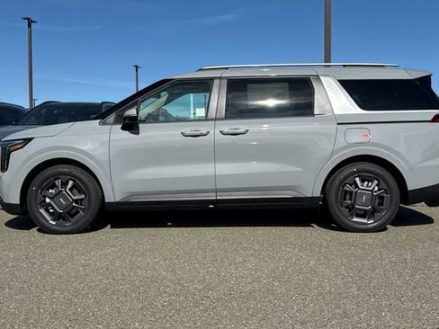 New 2026 Kia Carnival EX FWD image 10