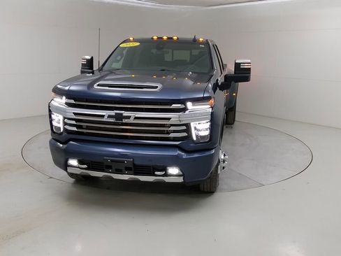 Used 2021 Chevrolet Silverado 3500 High Country image 9