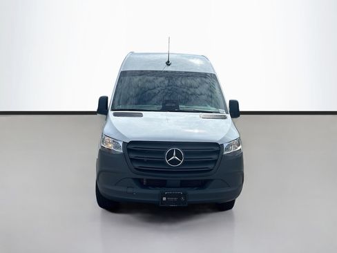 Used 2025 Mercedes-Benz Sprinter 2500 image 8
