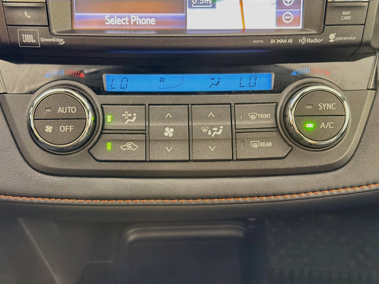 Used 2018 Toyota RAV4 SE w/ Advanced Technology Package AWD/4WD image 19