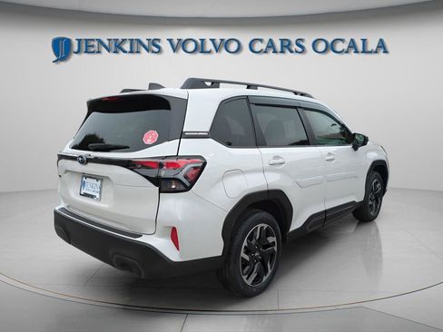 Used 2025 Subaru Forester Limited w/ Popular Package #2 AWD/4WD image 3