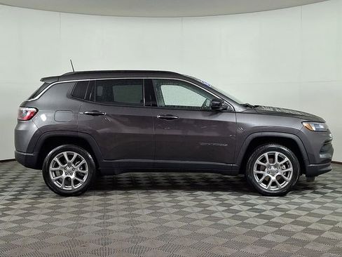 Used 2022 Jeep Compass Latitude AWD/4WD image 10