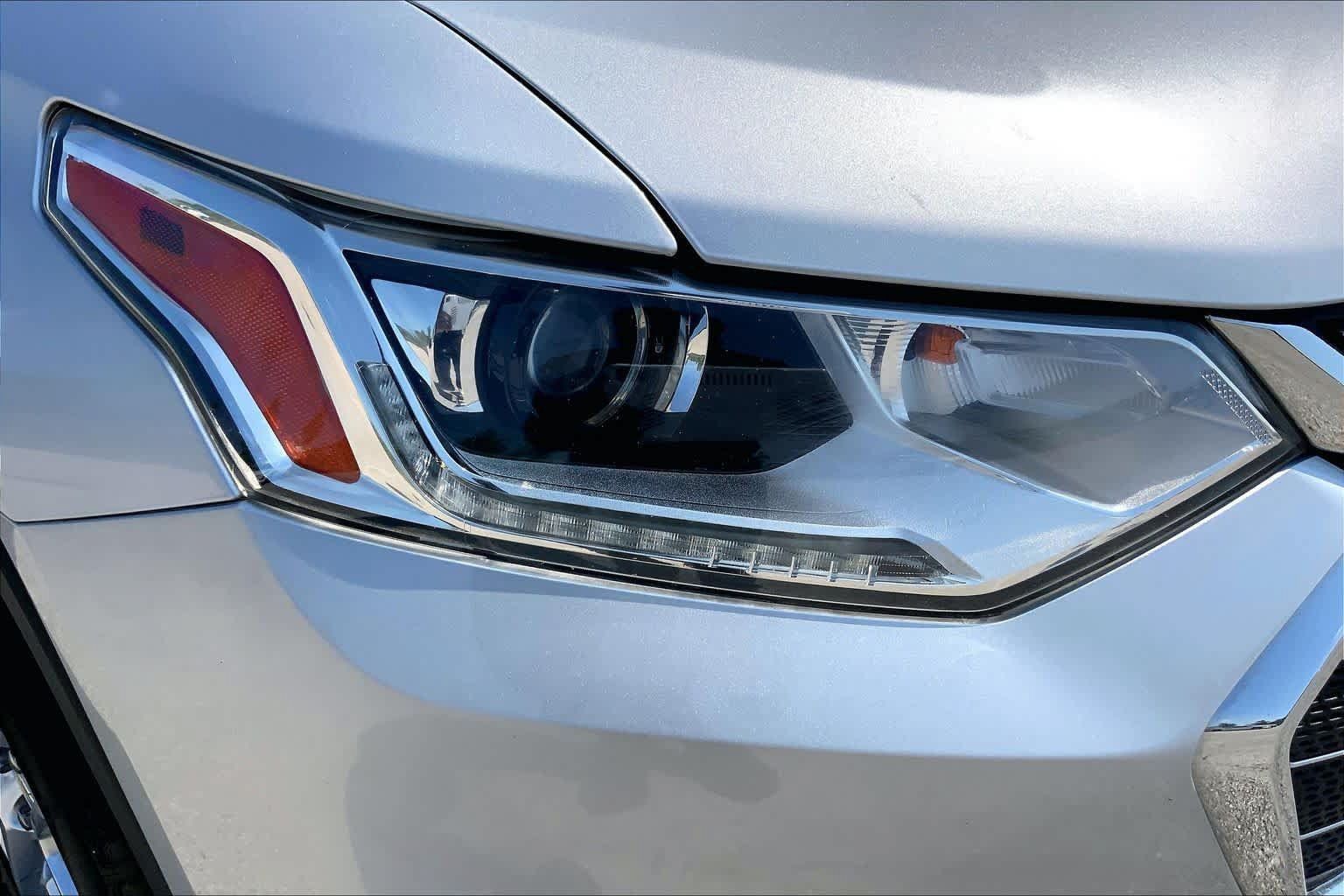 Used 2019 Chevrolet Traverse LT FWD image 27