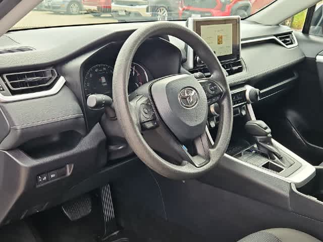 Used 2025 Toyota RAV4 LE AWD/4WD image 10