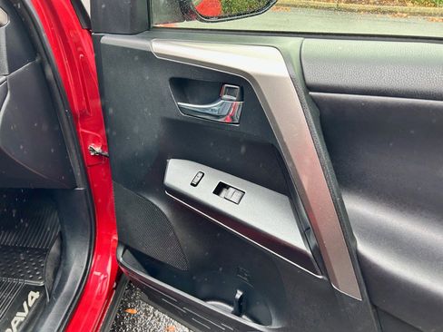 Used 2017 Toyota RAV4 XLE image 39