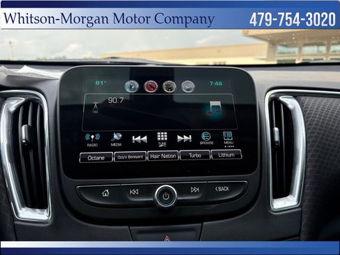 Used 2017 Chevrolet Malibu LT FWD image 23