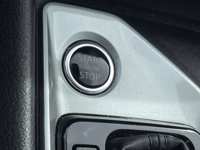 Used 2025 Nissan Altima 2.5 SV FWD image 19