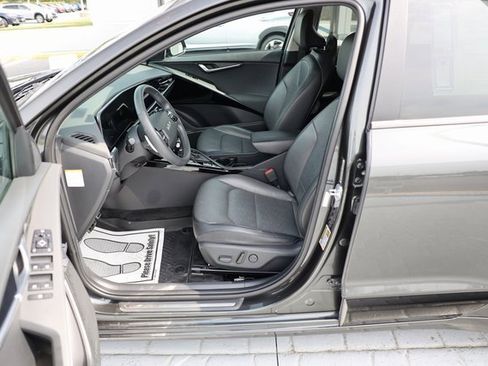 Used 2023 Kia Niro SX Touring image 15