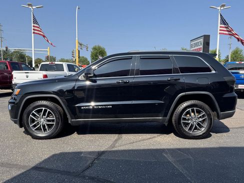 Used 2017 Jeep Grand Cherokee Limited AWD/4WD image 4