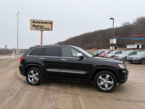 Used 2013 Jeep Grand Cherokee Overland AWD/4WD image 18
