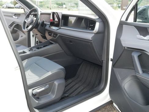 Certified 2026 Volkswagen Tiguan SE R-Line AWD/4WD image 20