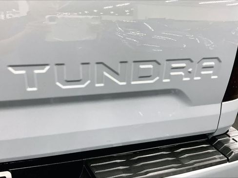 Used 2018 Toyota Tundra SR5 w/ TRD Off Road Package AWD/4WD image 9