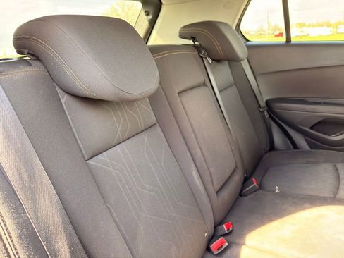 Used 2018 Chevrolet Trax LT FWD image 27