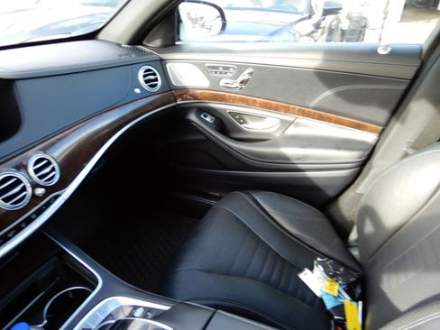 Used 2019 Mercedes-Benz S 560 4MATIC Sedan image 18