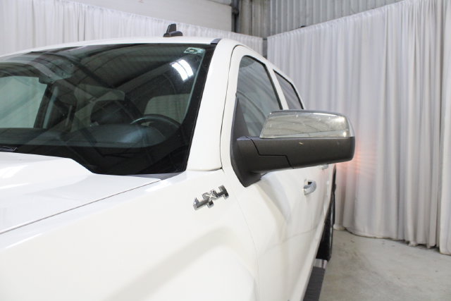 Used 2014 GMC Sierra 1500 SLT w/ SLT Crew Cab Value Package AWD/4WD image 34