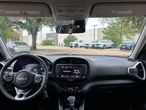 Used 2025 Kia Soul LX w/ LX Technology Package image 33