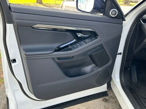 Used 2020 Land Rover Range Rover Evoque SE image 26