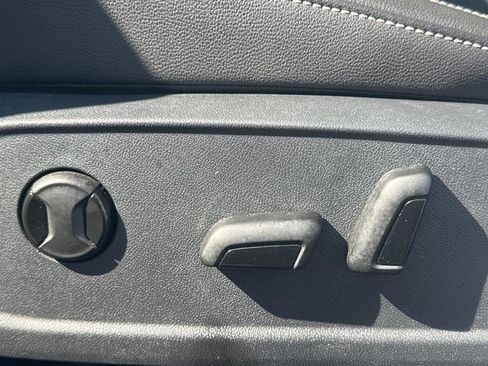 Used 2024 Volkswagen Jetta SE FWD image 18