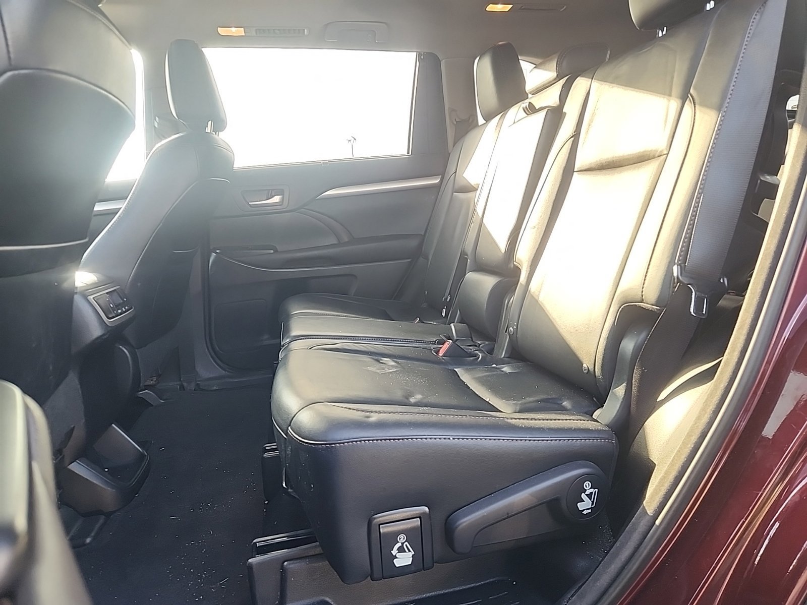 Used 2016 Toyota Highlander XLE AWD/4WD image 18