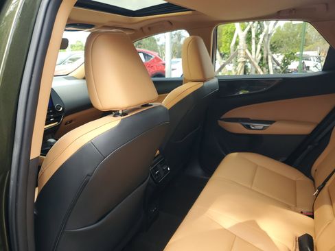 Used 2024 Lexus NX 250 FWD w/ Towing Package (2000 Lbs) image 12