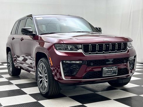 New 2026 Jeep Grand Cherokee Summit image 2