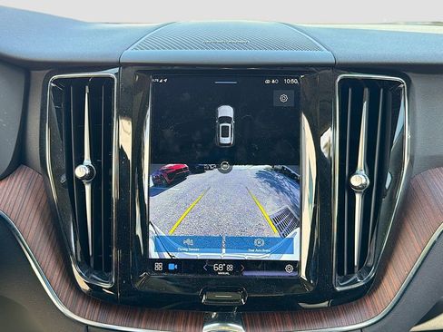 Used 2023 Volvo XC60 B5 Plus w/ Protection Package Premier image 30