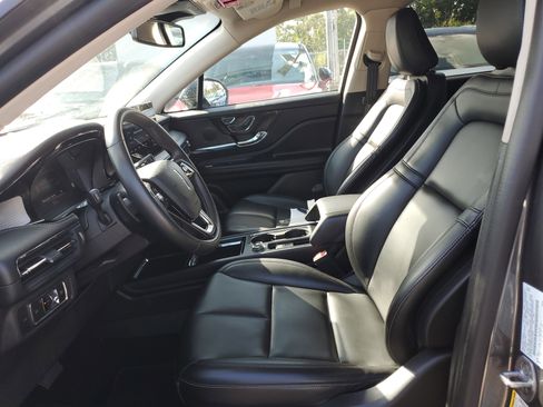 Certified 2024 Lincoln Corsair FWD image 14