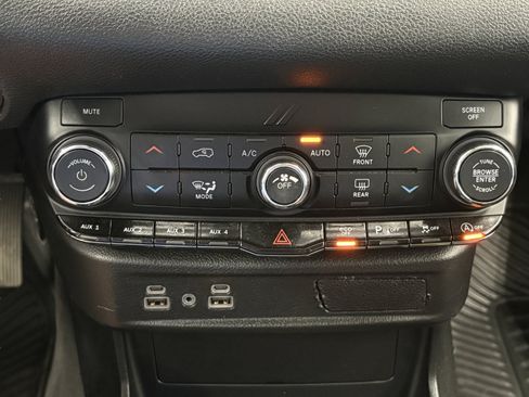 Used 2019 Dodge Durango AWD image 18
