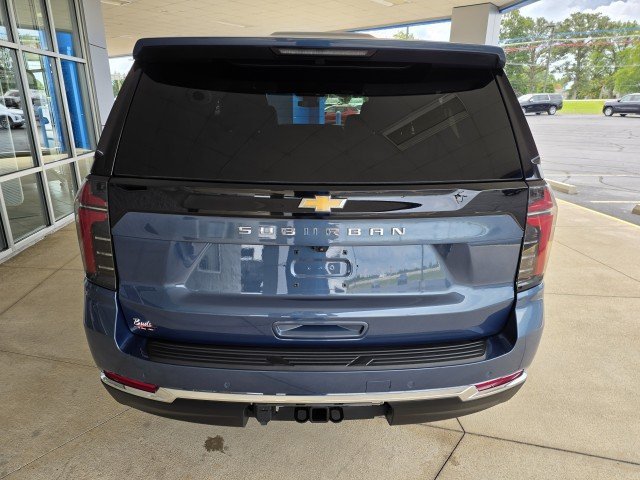 Used 2025 Chevrolet Suburban LS AWD/4WD image 18