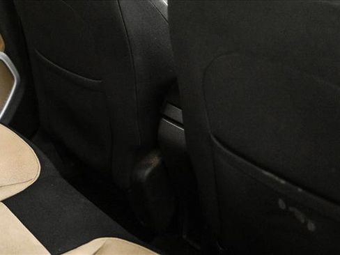 Used 2015 Jeep Renegade Latitude image 18