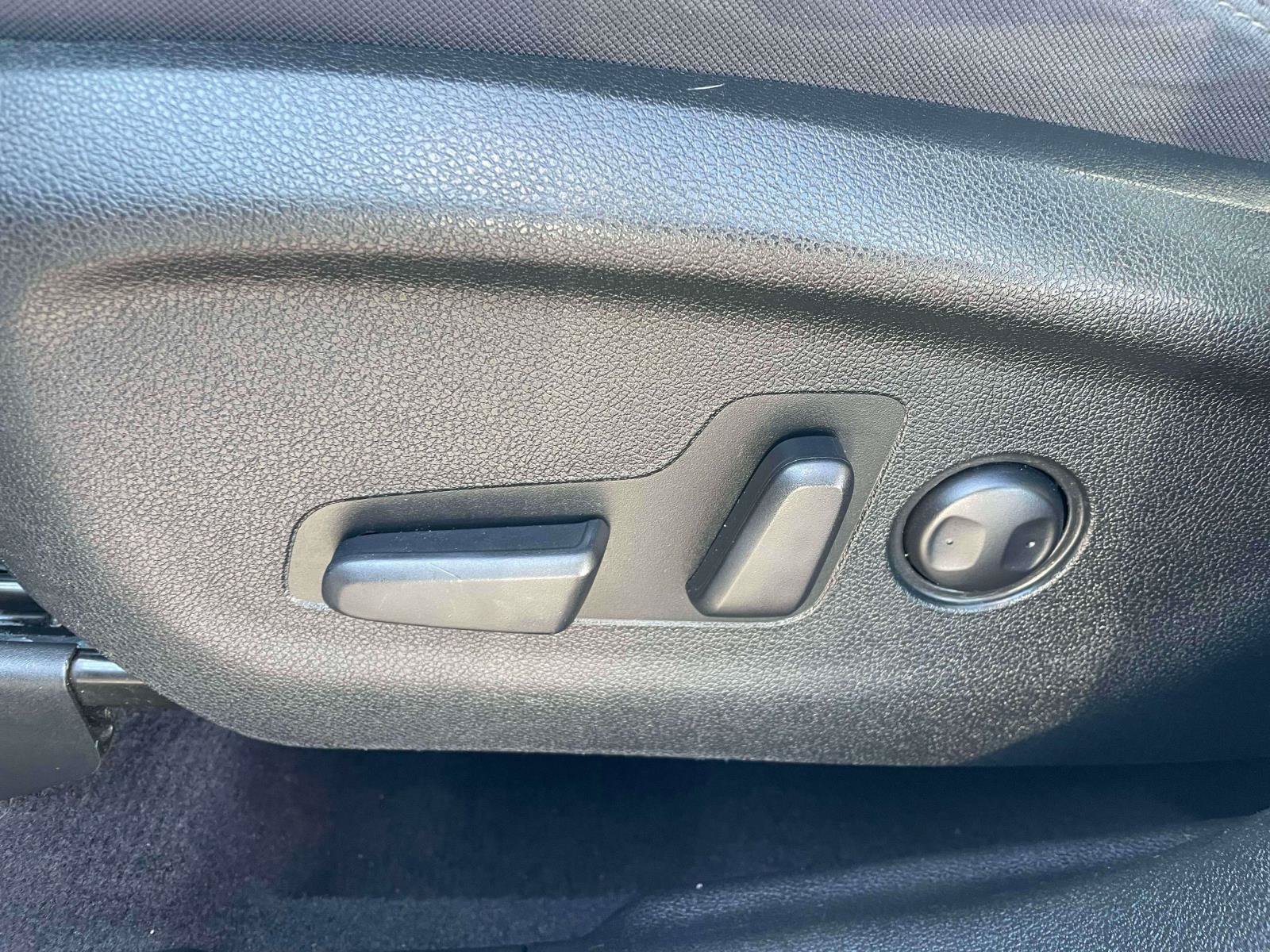 Used 2019 Kia Sorento AWD V6 image 11