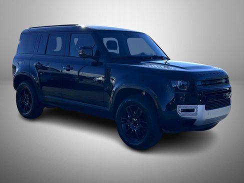 Used 2025 Land Rover Defender 110 S image 3