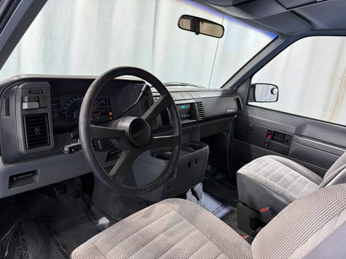 Used 1990 Chevrolet Astro LT image 23