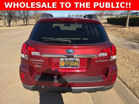 Used 2011 Subaru Outback 2.5i Limited image 4