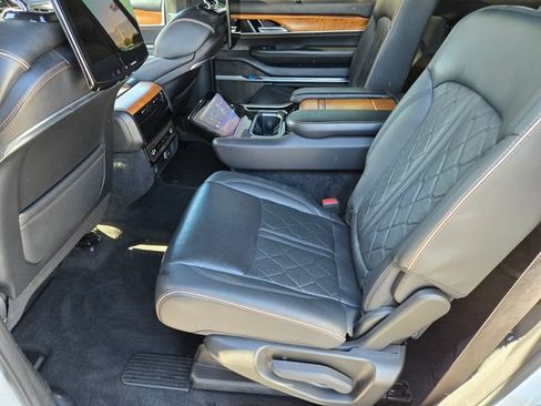 Used 2022 Jeep Grand Wagoneer Series III w/ Rear Seat Video Group 1 AWD/4WD image 12
