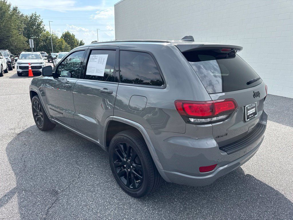 Used 2021 Jeep Grand Cherokee Laredo X AWD/4WD image 5