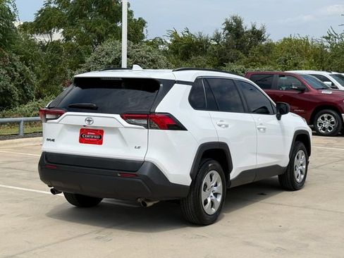 Used 2021 Toyota RAV4 LE FWD image 6