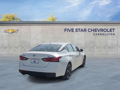 Used 2025 Nissan Altima 2.5 SR FWD image 8