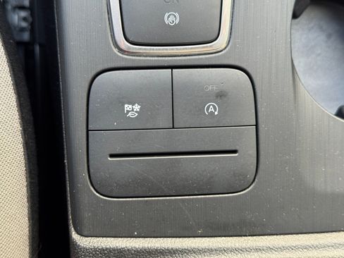 Used 2022 Ford Escape S AWD/4WD image 28