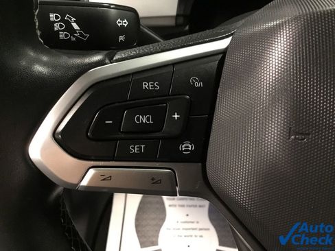 Used 2021 Volkswagen Atlas Cross Sport SE image 47