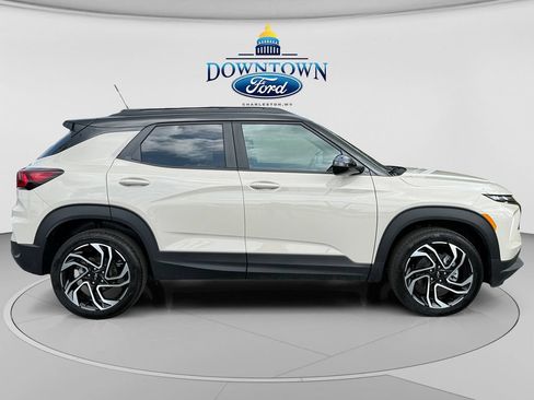 Used 2026 Chevrolet TrailBlazer RS w/ Convenience Package AWD/4WD image 2