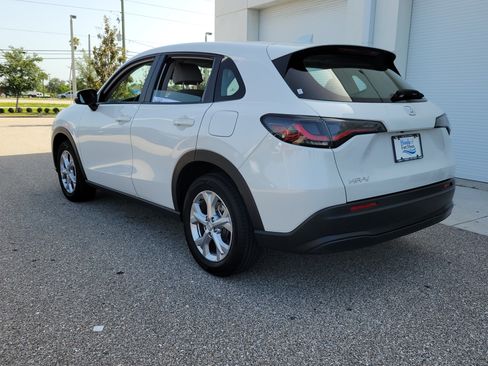 Used 2025 Honda HR-V LX image 4