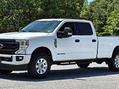Used 2022 Ford F350 XLT w/ Black Appearance Package AWD/4WD image 2