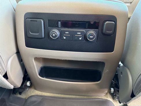 Certified 2017 GMC Yukon SLT image 22