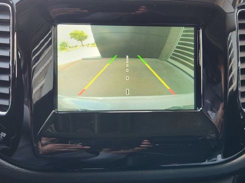 Used 2019 Jeep Compass Altitude image 17