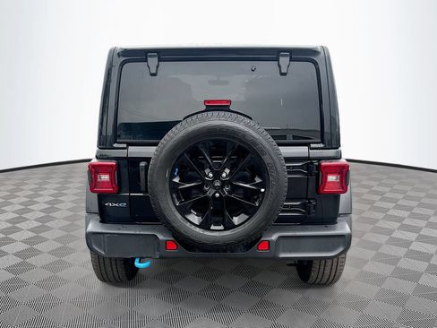 Used 2023 Jeep Wrangler Unlimited Sahara AWD/4WD image 7