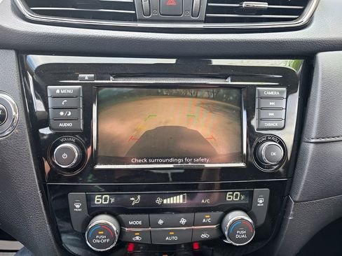 Used 2020 Nissan Rogue SV image 24