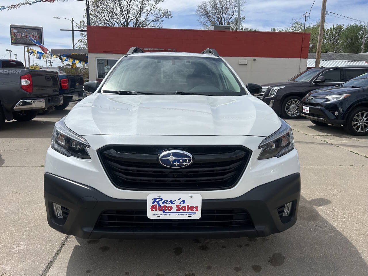 Used 2020 Subaru Outback Onyx Edition XT AWD/4WD image 3